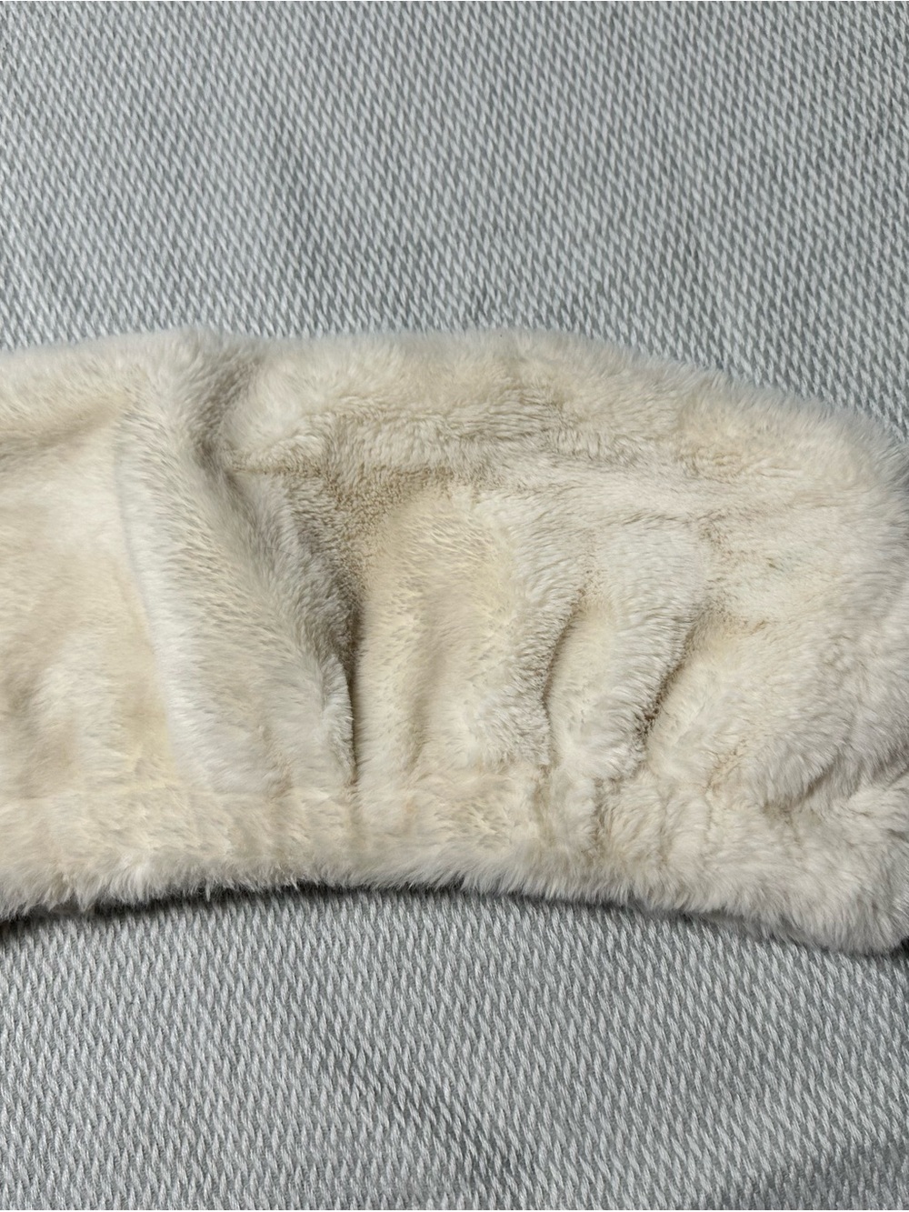 Timing Ivory Faux Fur Bandeau